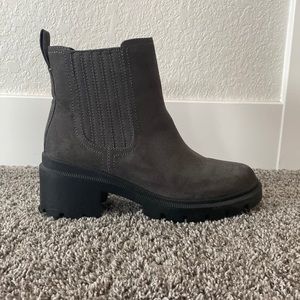 Chelsea boots